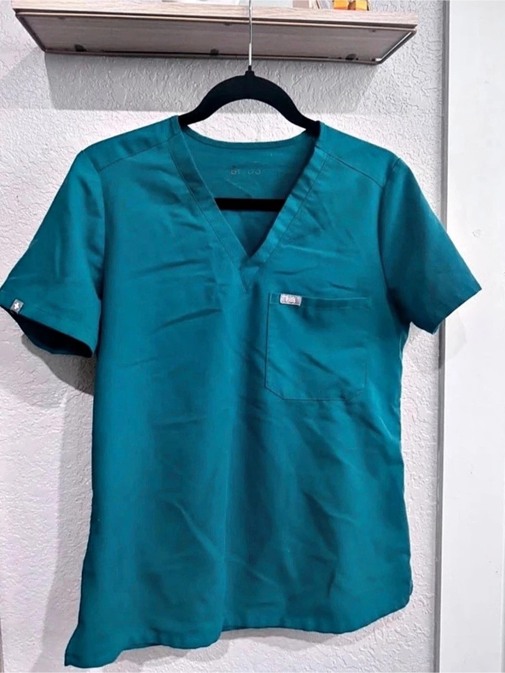 FIGS Casma Three-Pocket Scrub Top